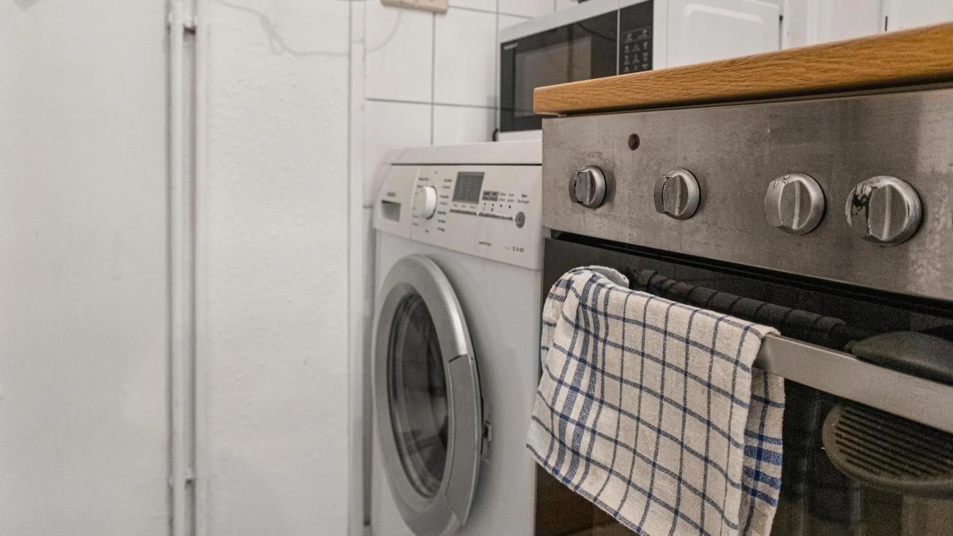 Comfy 2Br Apartment Near Downtown For Longstays ウィーン オーストリア