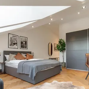 Stylish Apartments, 3 Min To U1 Reumannplatz, 2 Stations To Hauptbahnhof Daire