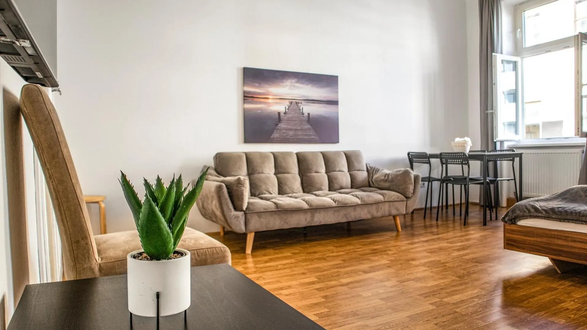 Comfy 2Br Apartment Near Downtown For Longstays Vienna 0*,  Austria