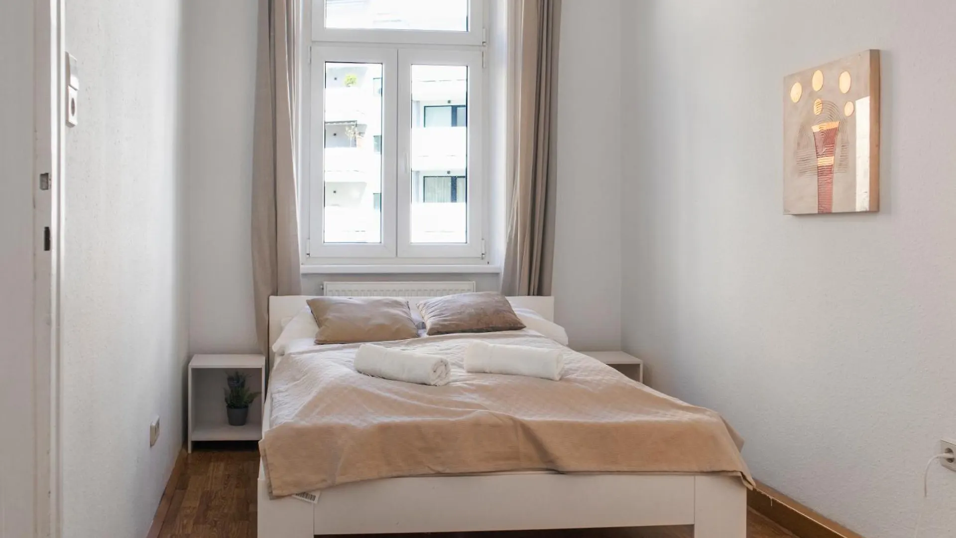 Comfy 2Br Apartment Near Downtown For Longstays Vienna