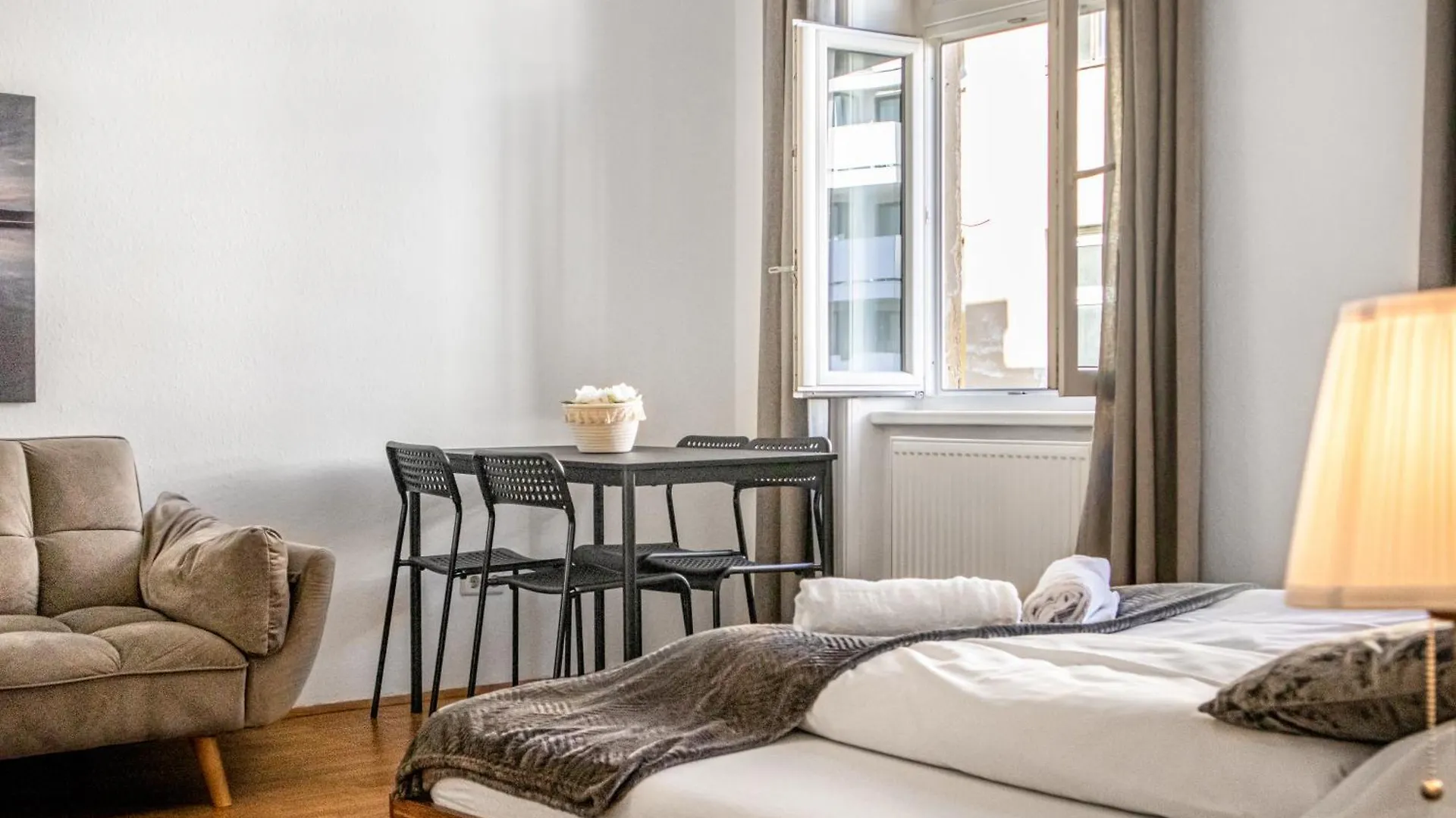 Comfy 2Br Apartment Near Downtown For Longstays Vienna